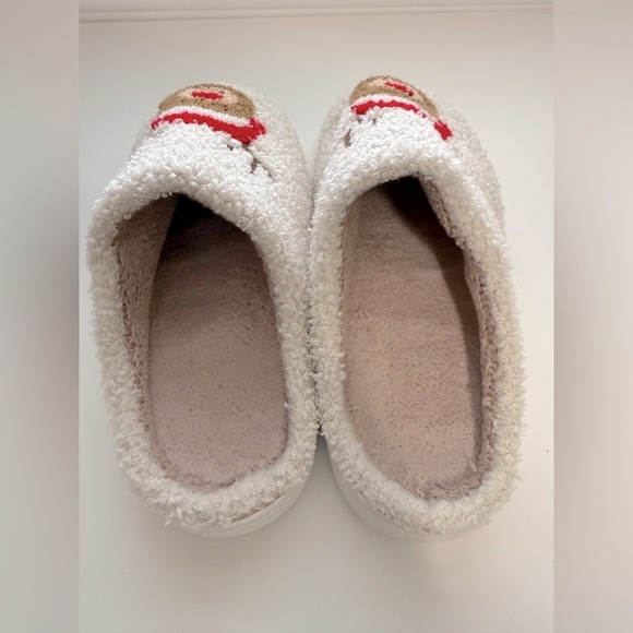 Reindeer Slippers - Picture 3 of 9